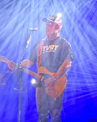 Aaron Lewis and The Stateliners Alpine