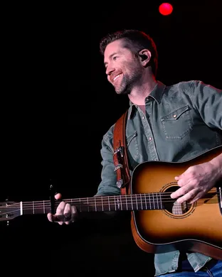 Josh Turner Valley Center